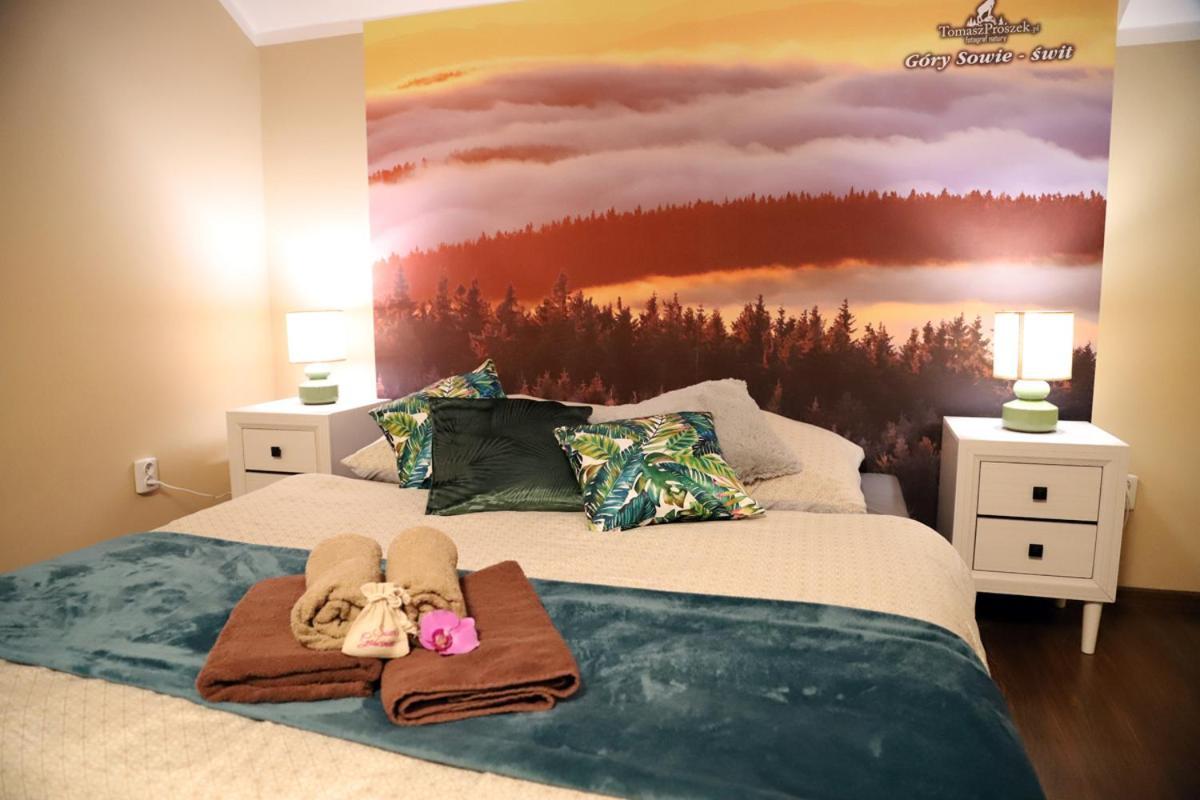 Апартаменты Sowi Gosciniec Wellness & Breakfast Соколец Экстерьер фото