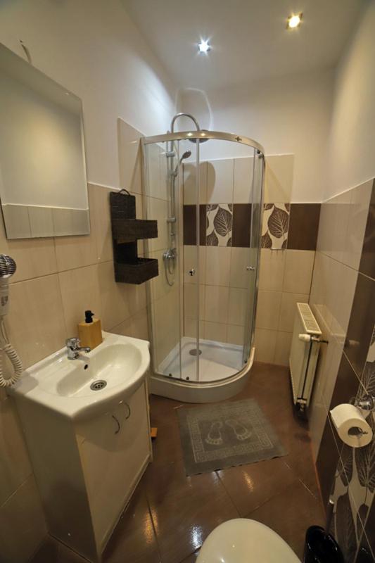 Апартаменты Sowi Gosciniec Wellness & Breakfast Соколец Экстерьер фото