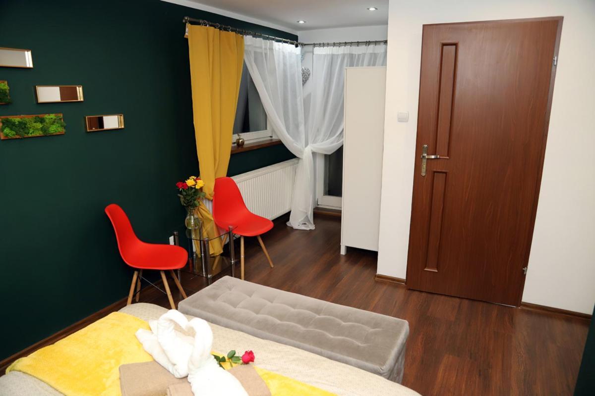 Апартаменты Sowi Gosciniec Wellness & Breakfast Соколец Экстерьер фото