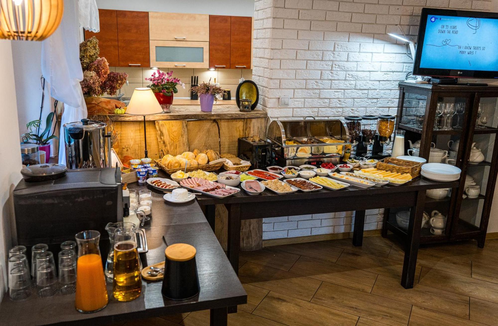 Апартаменты Sowi Gosciniec Wellness & Breakfast Соколец Экстерьер фото