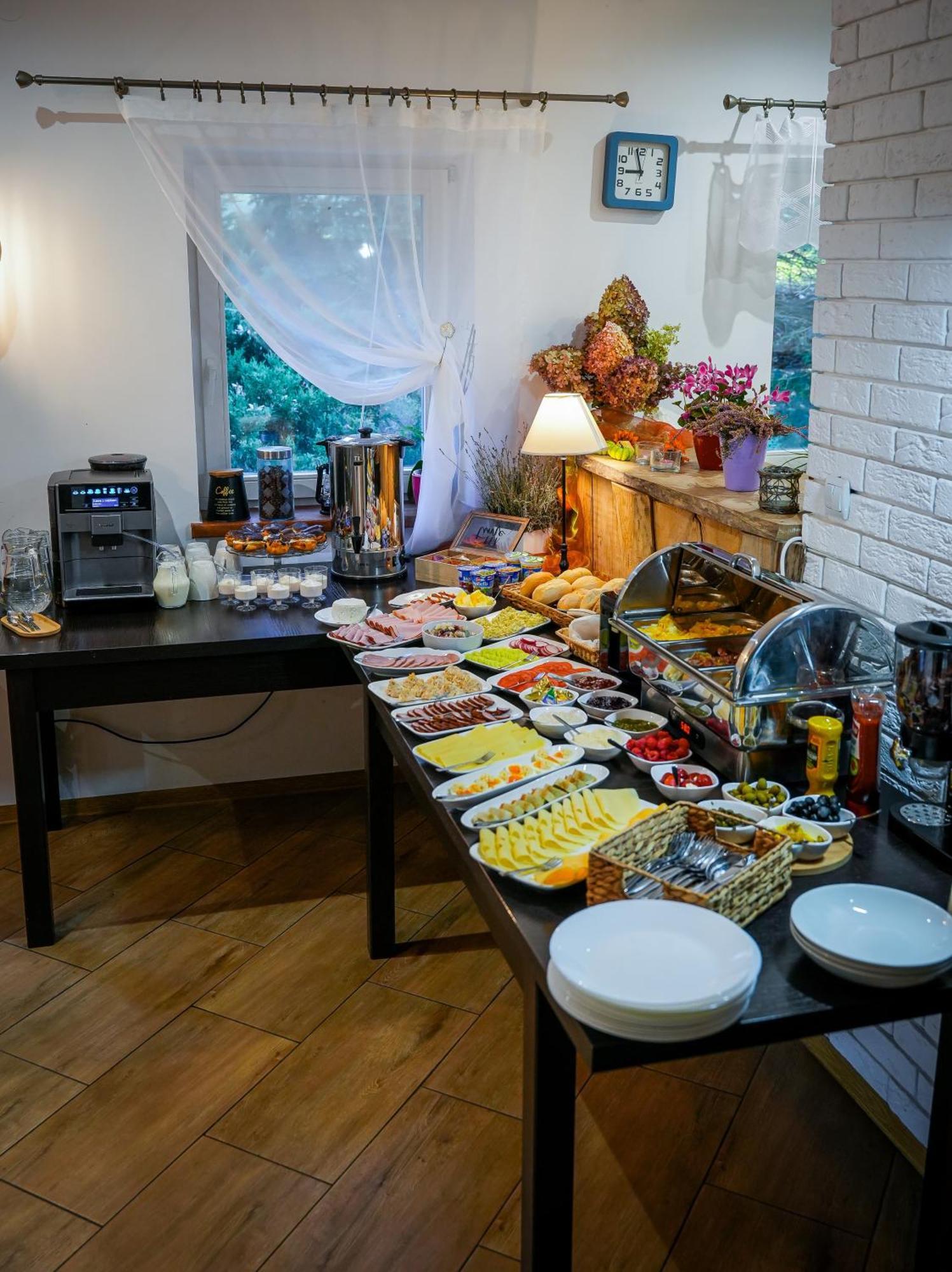 Апартаменты Sowi Gosciniec Wellness & Breakfast Соколец Экстерьер фото